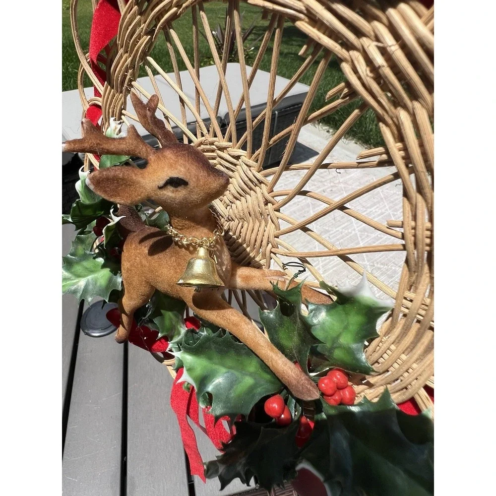 Vtg Christmas Decor Handmade Wood Wooden Wreath Flocked‎ Reindeer Holly Ribbon
